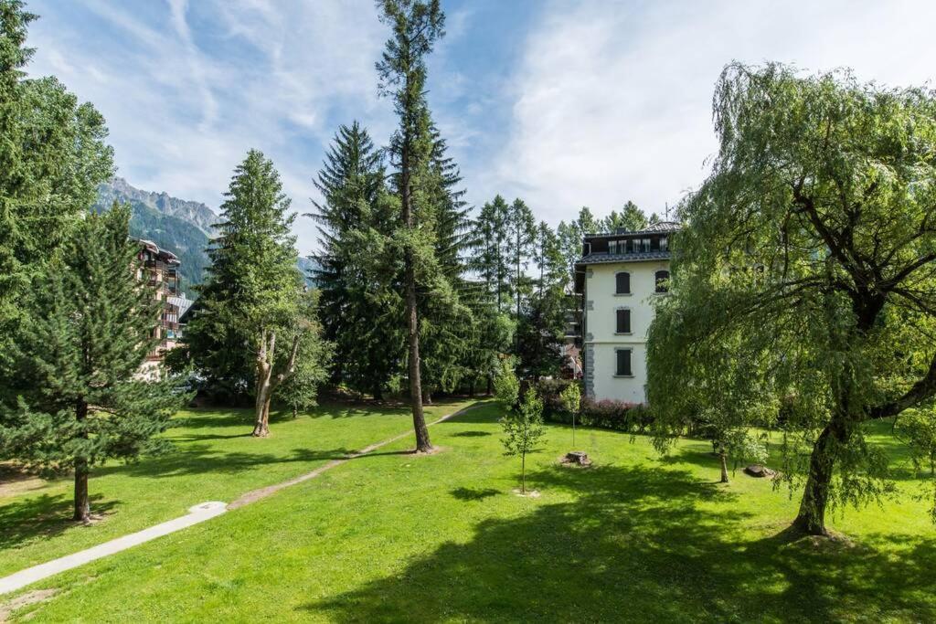 Au Coeur De Chamonix, Un Ecrin De Verdure Διαμέρισμα Εξωτερικό φωτογραφία